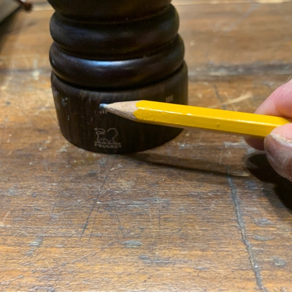 PEUGEOT PARIS VINTAGE CHOCOLATE BROWN SALT AND PEPPER MILLS - Picture 12 of 13